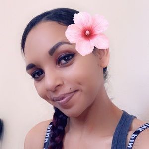 Meet your Posher, Carrie